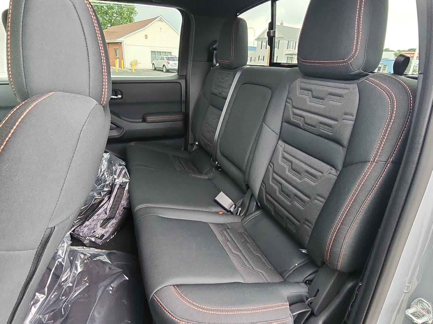 Used 2025 Nissan Frontier PRO-4X AWD/4WD image 7
