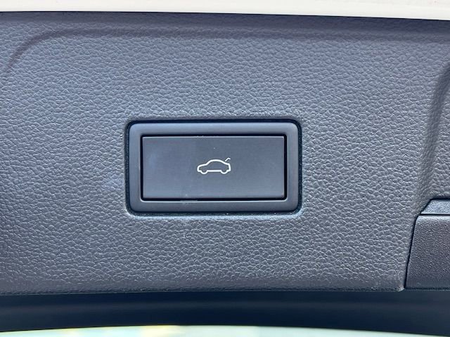 Used 2023 Volkswagen Atlas SE image 35