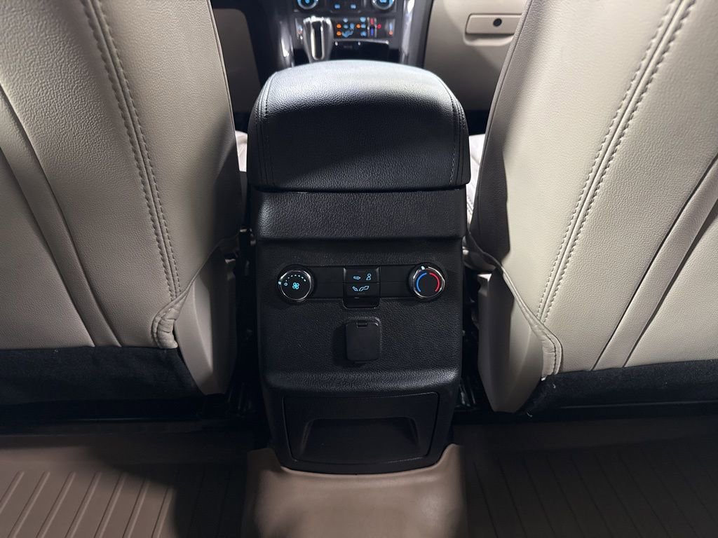 Used 2018 Ford Explorer XLT w/ Equipment Group 202A FWD image 27