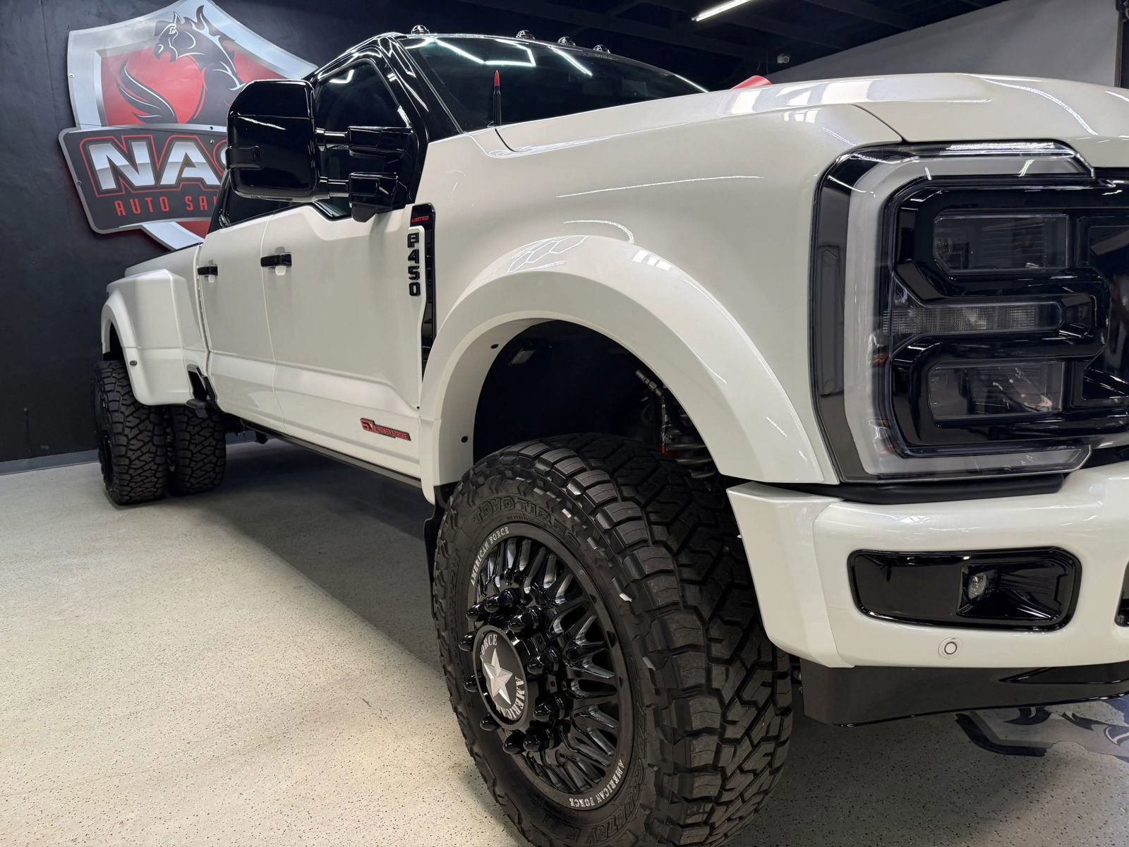 Used 2024 Ford F450 Limited w/ FX4 Off-Road Package image 7