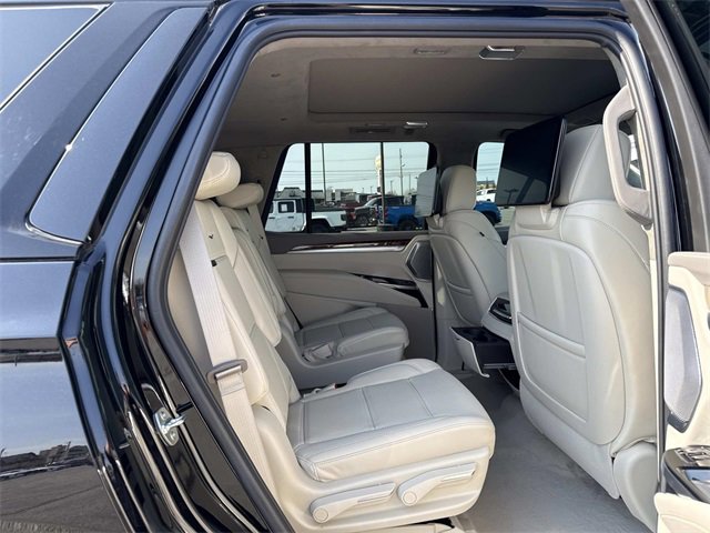 Used 2025 Cadillac Escalade Sport Platinum w/ LPO, ONYX Package image 16