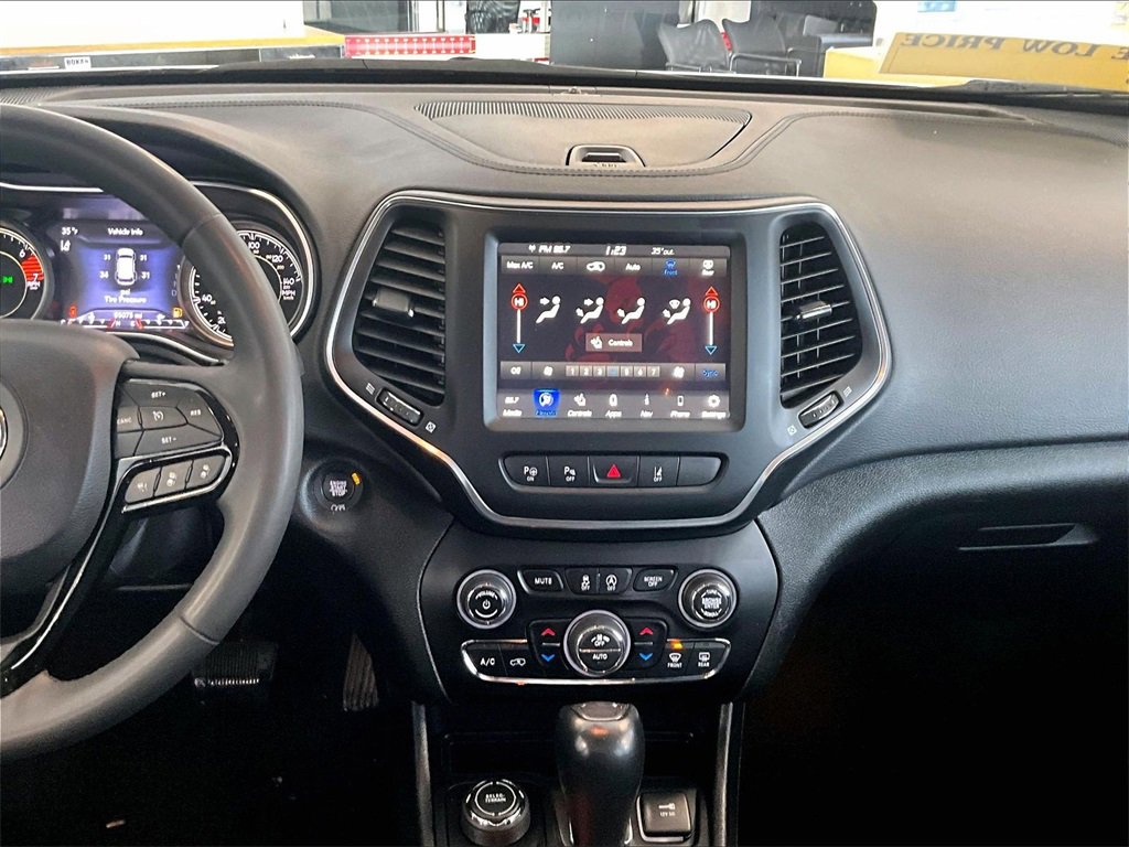 Used 2023 Jeep Cherokee Altitude Lux image 18