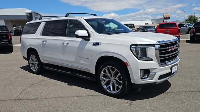 Used 2021 GMC Yukon XL SLT w/ SLT Premium Package AWD/4WD image 2