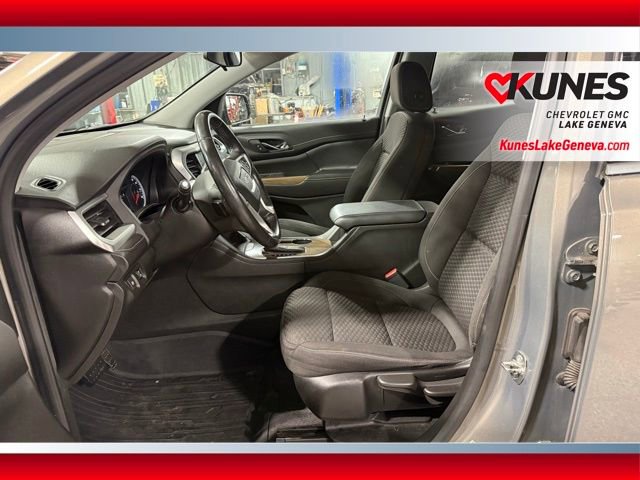 Used 2019 GMC Acadia SLE w/ LPO, Floor Liner Package image 12