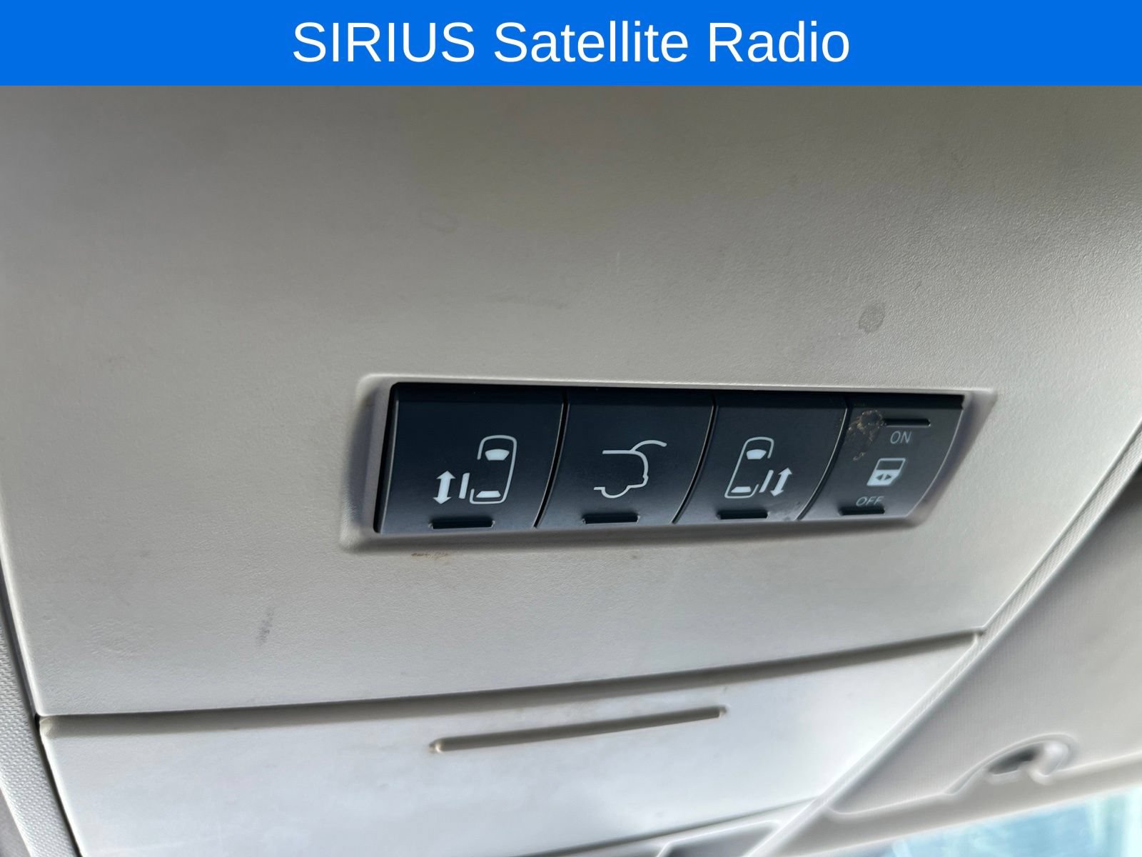 Used 2012 Dodge Grand Caravan SXT w/ Entertainment Group 1 FWD image 11