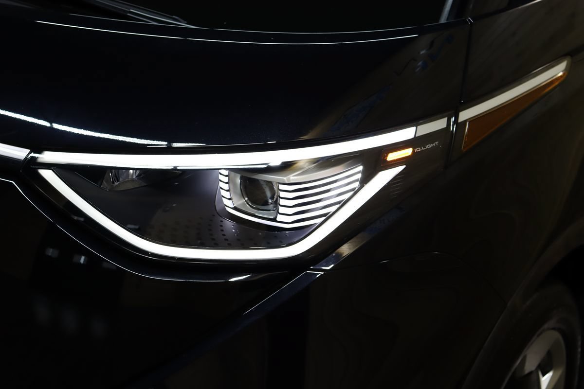 Used 2025 Volkswagen ID. Buzz Pro S RWD image 14