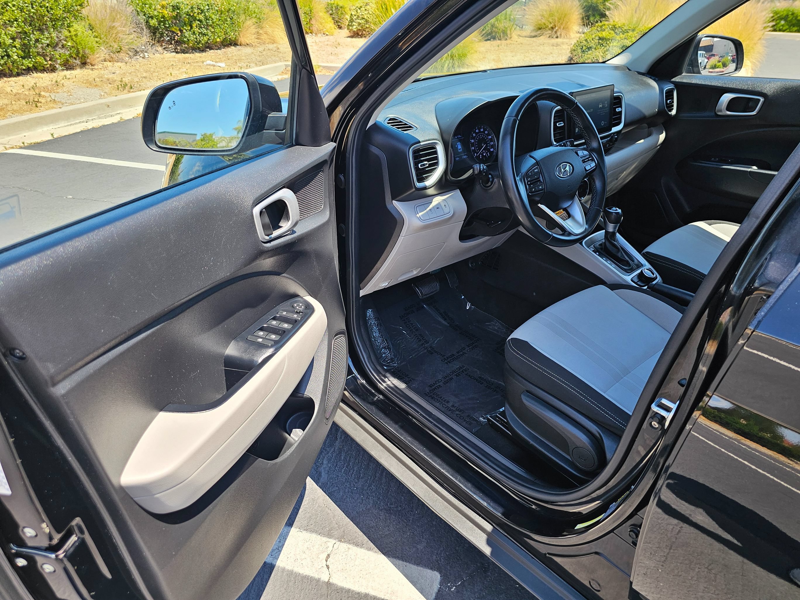 Used 2020 Hyundai Venue SEL w/ Convenience Package FWD image 15