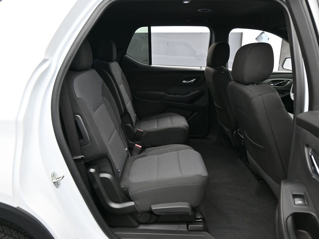 Used 2023 Chevrolet Traverse LT image 36