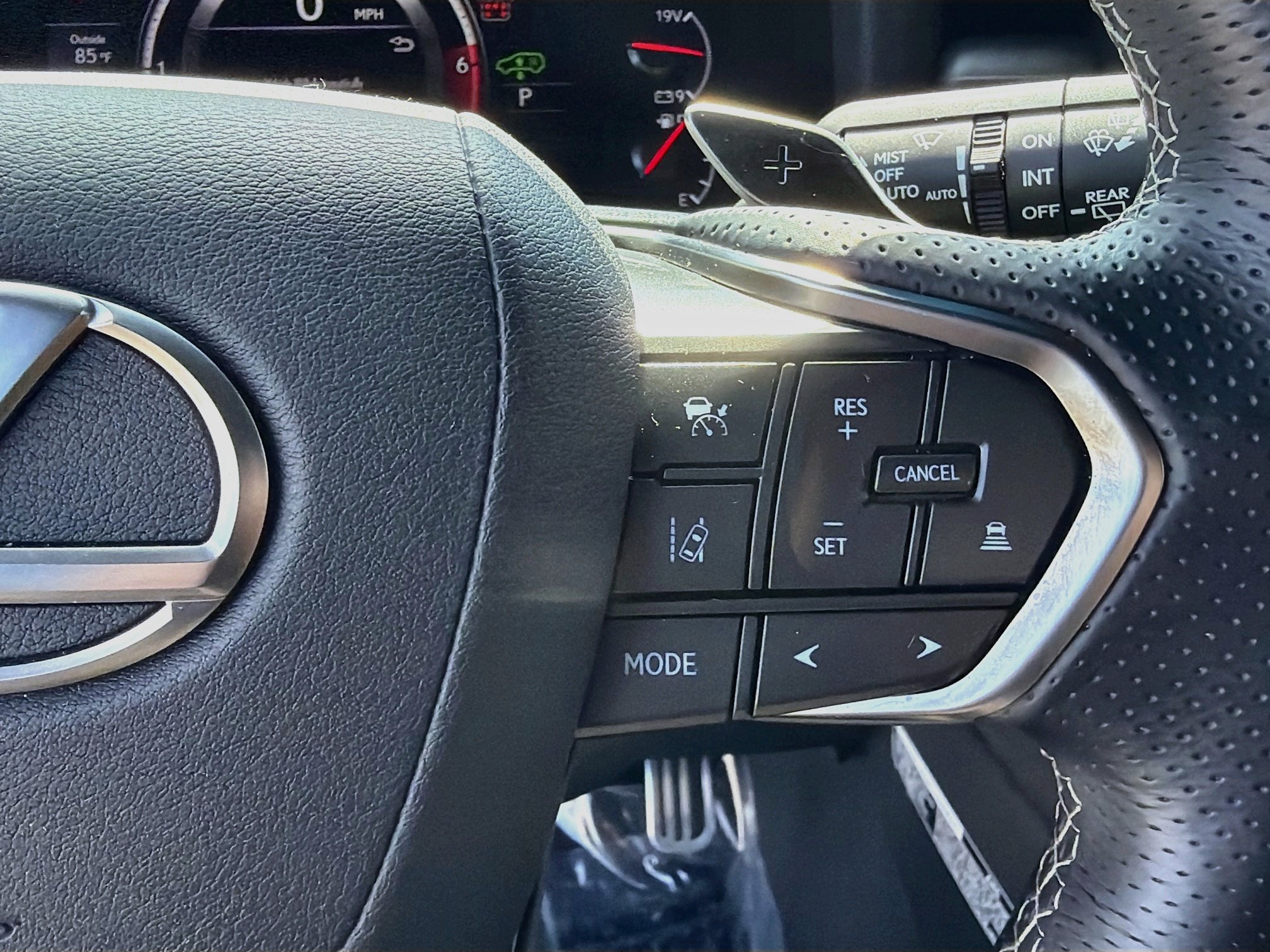 Used 2023 Lexus LX 600 F Sport w/ Accessory Package (Z1) AWD/4WD image 41