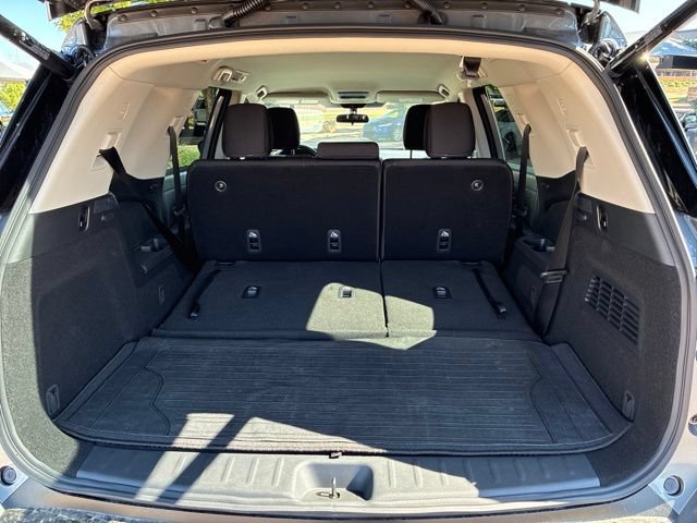 Certified 2026 Nissan Pathfinder SV AWD/4WD image 16