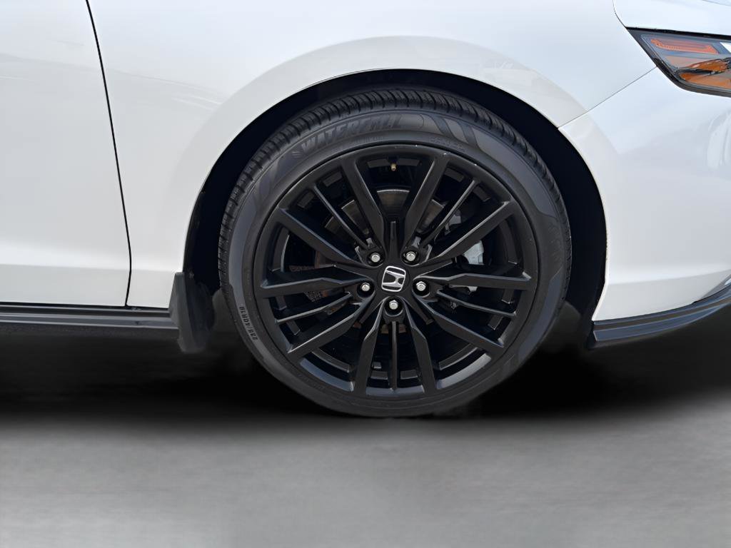 Used 2023 Honda Accord Touring image 9