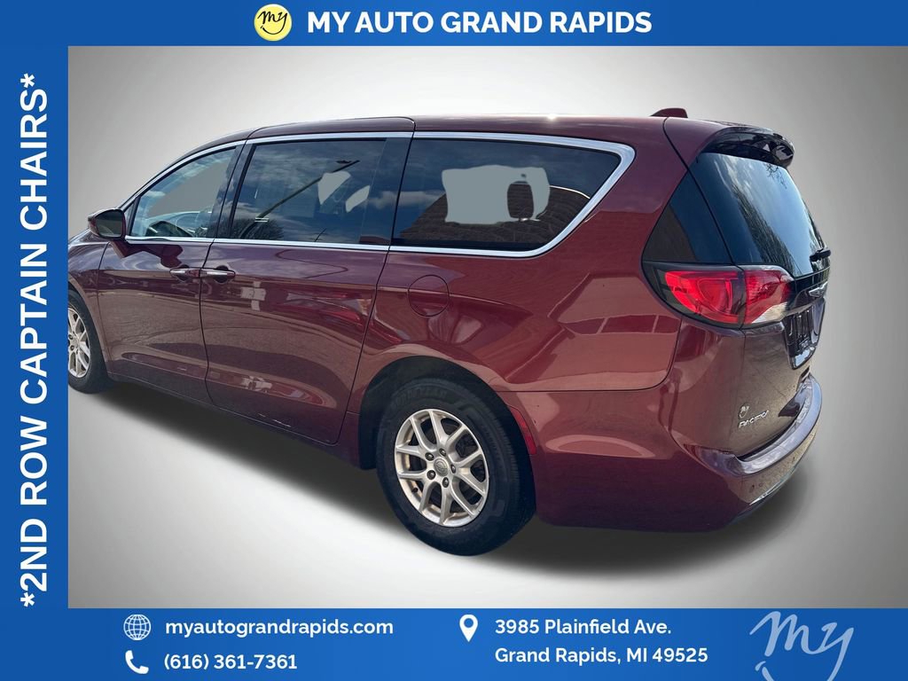Used 2020 Chrysler Pacifica Touring w/ Cold Weather Group FWD image 5