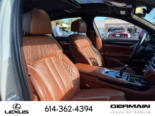 Used 2018 BMW 750i RWD image 12