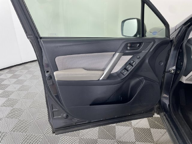 Used 2018 Subaru Forester 2.5i w/ Alloy Wheel Package AWD/4WD image 11