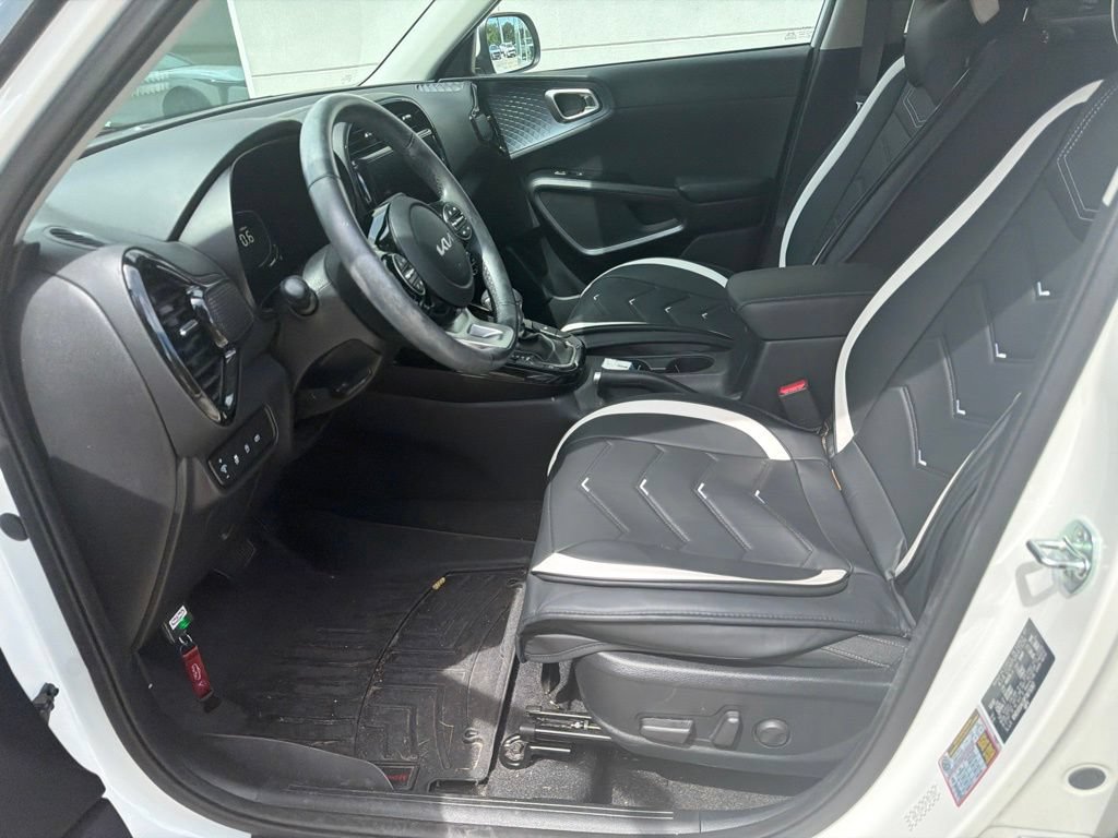Used 2023 Kia Soul EX FWD image 5