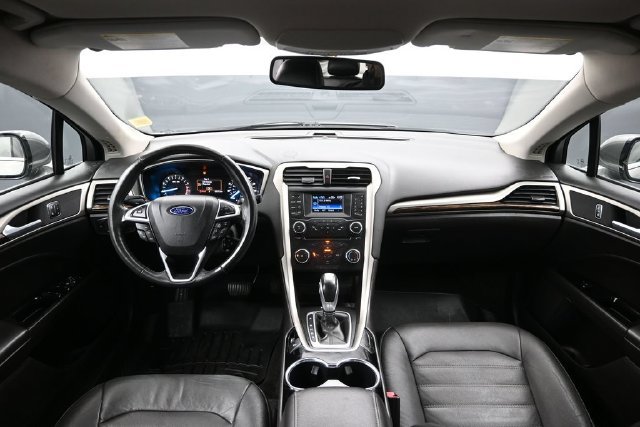 Used 2014 Ford Fusion SE w/ Equipment Group 202A FWD image 9