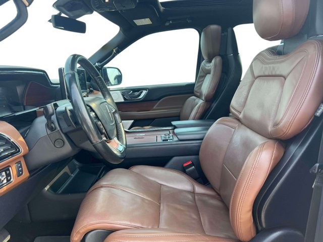 Used 2023 Lincoln Navigator Reserve AWD/4WD image 19