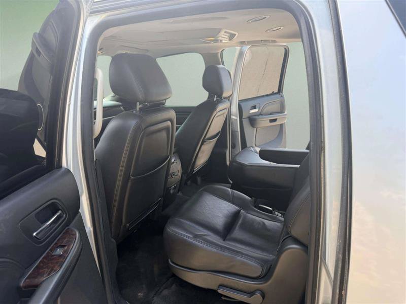Used 2014 GMC Yukon XL Denali AWD/4WD image 29