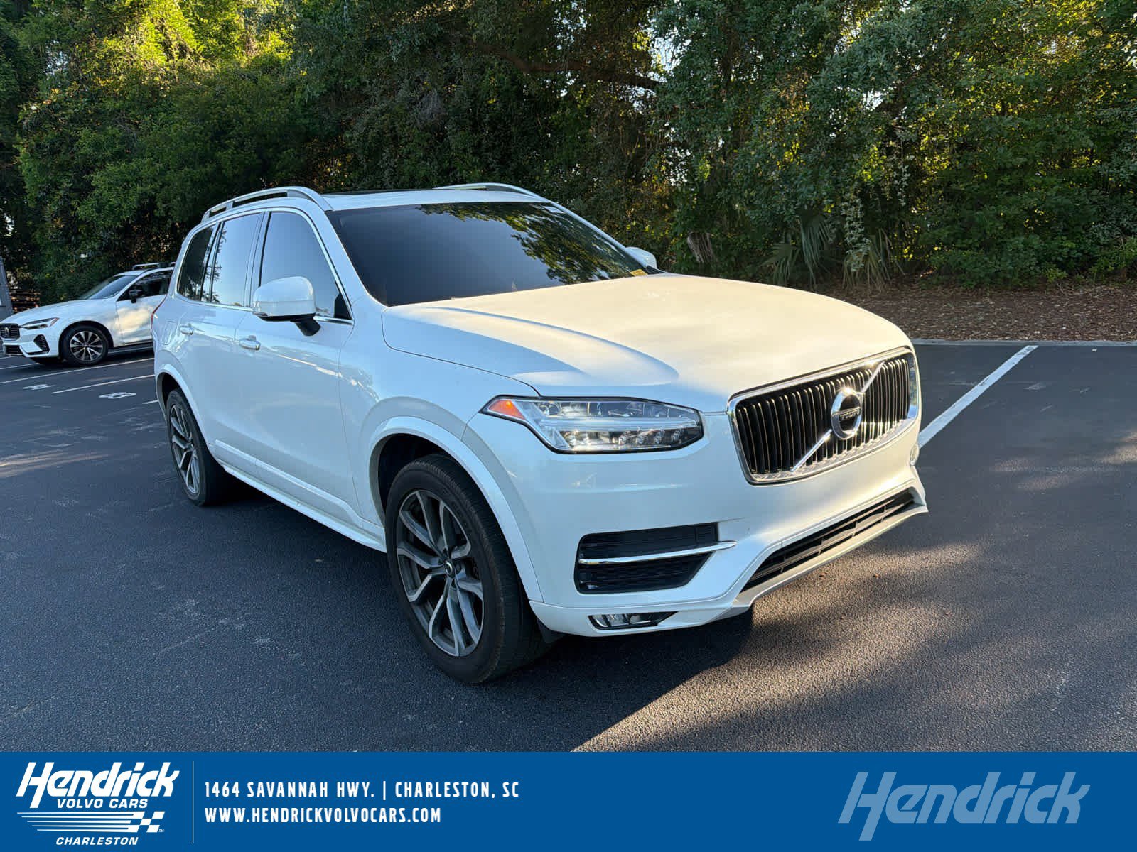Used 2019 Volvo XC90 T5 Momentum w/ Multimedia Package