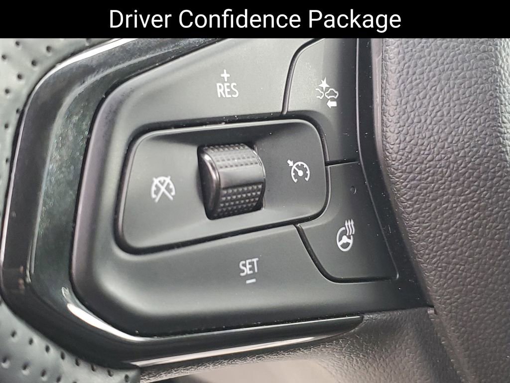 Certified 2024 Chevrolet Trax RS w/ Driver Confidence Package image 11