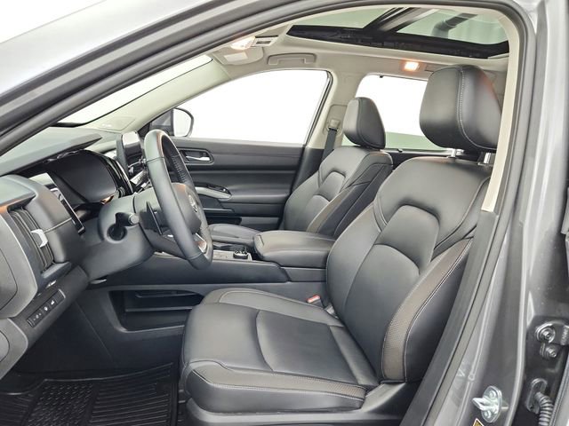 Used 2025 Nissan Pathfinder SL w/ SL Premium Package image 28