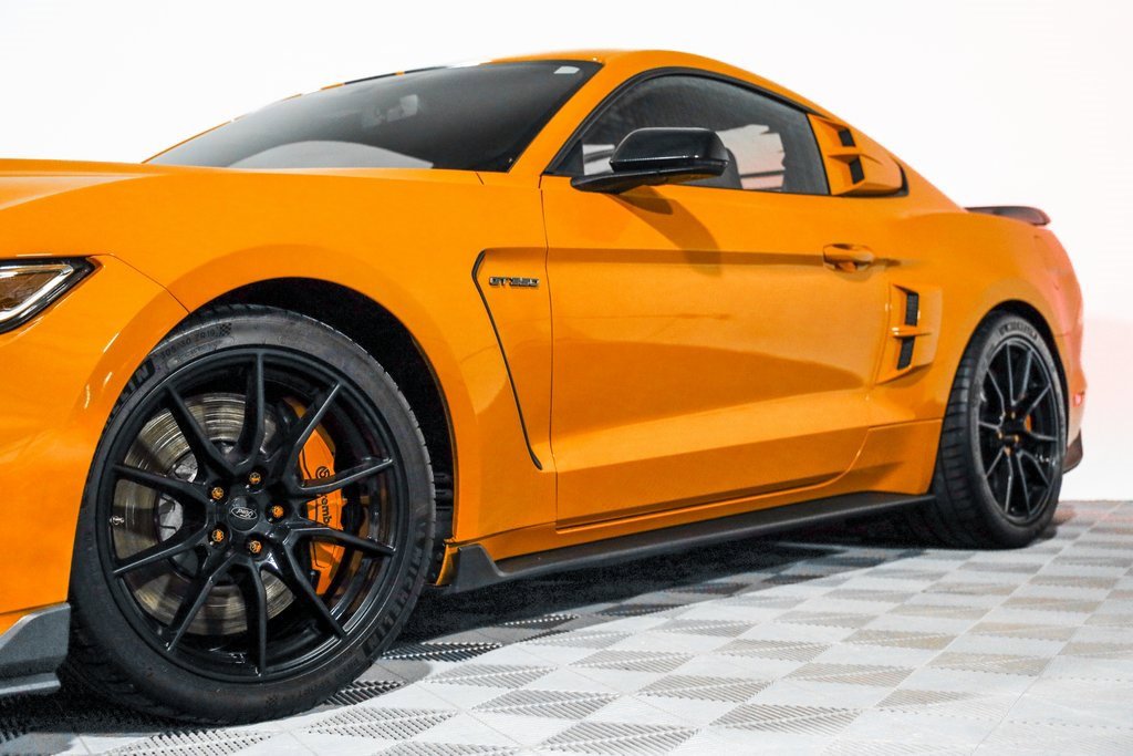 Used 2019 Ford Mustang Shelby GT350 w/ Technology Package image 10