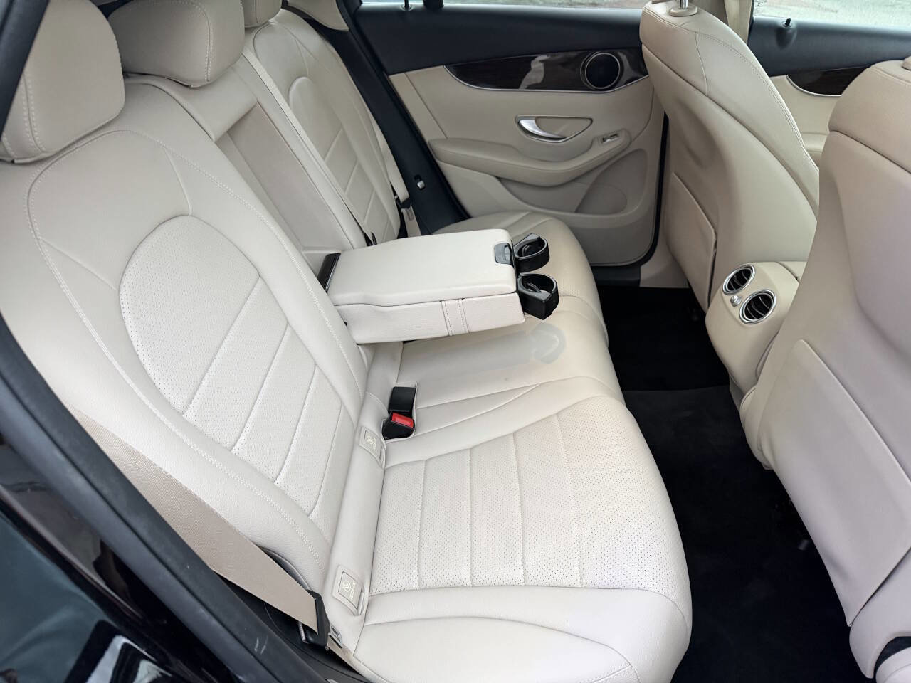 Used 2016 Mercedes-Benz GLC 300 image 27