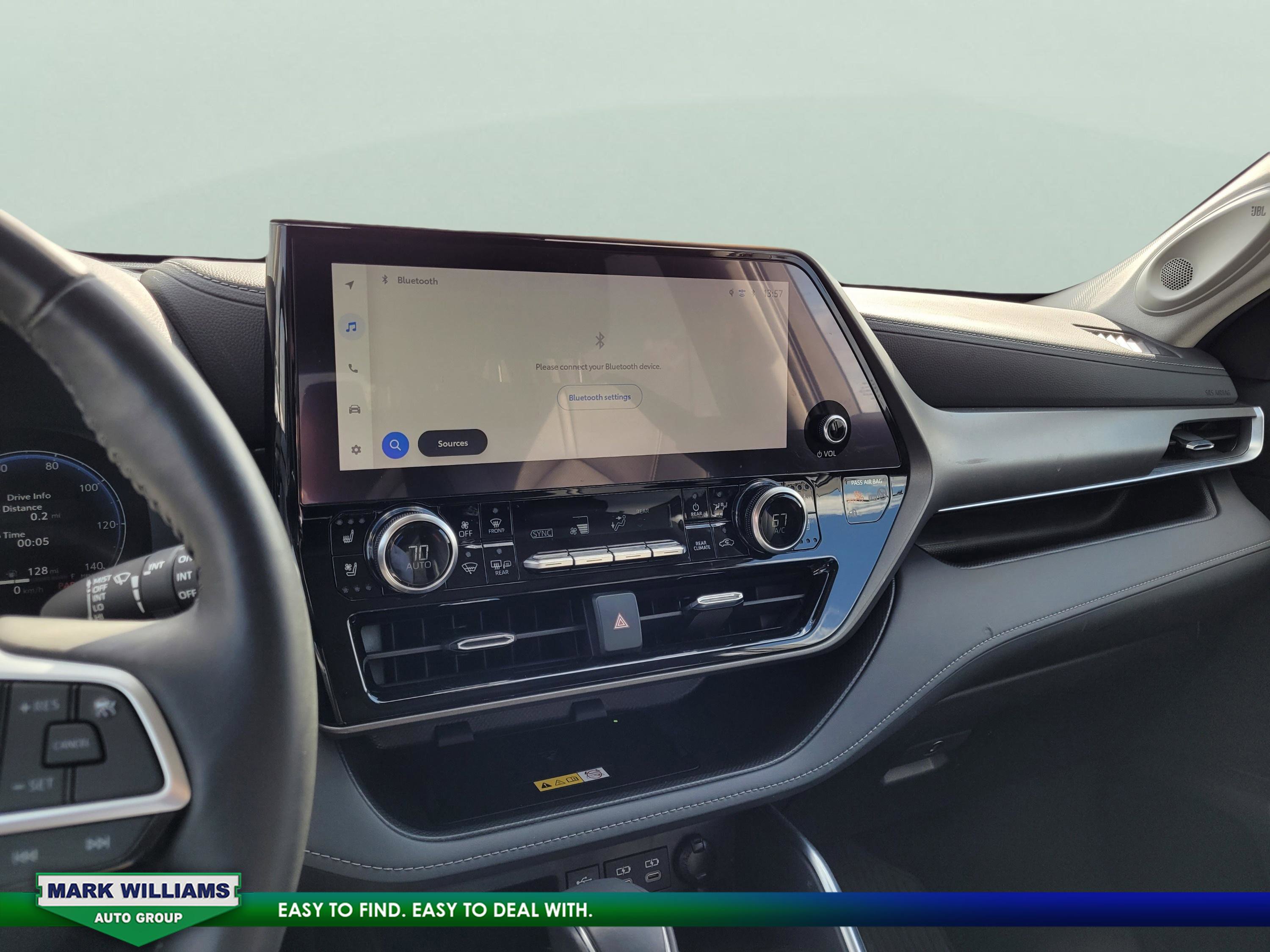 Used 2023 Toyota Highlander Limited image 22