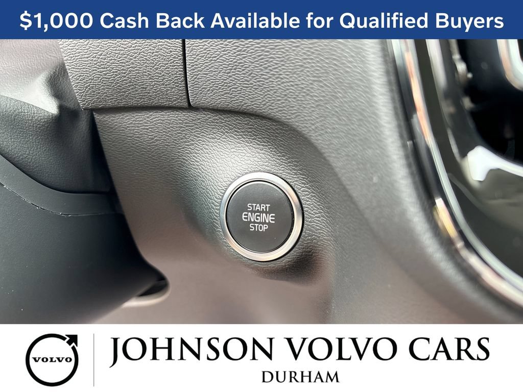 New 2026 Volvo XC40 B5 Core w/ Climate Package AWD/4WD image 16
