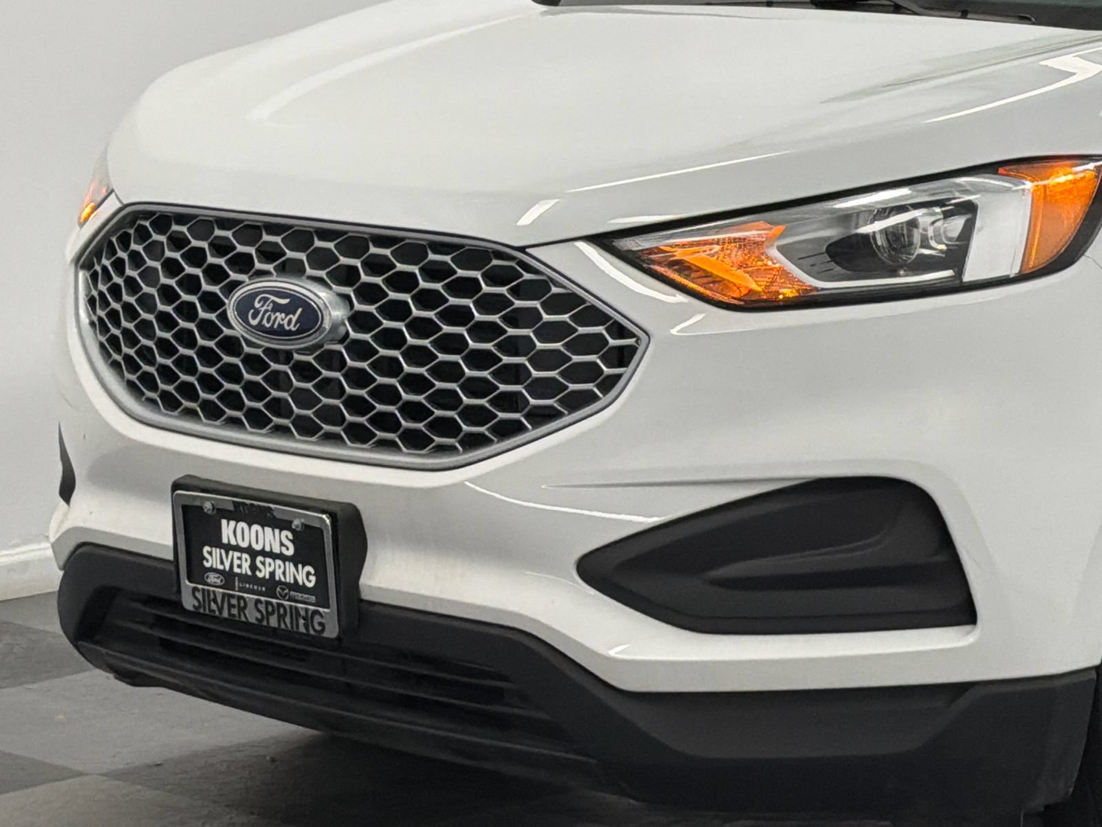 New 2024 Ford Edge SE AWD/4WD image 2