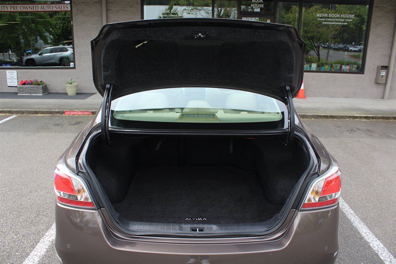 Used 2015 Nissan Altima 3.5 SL FWD image 23