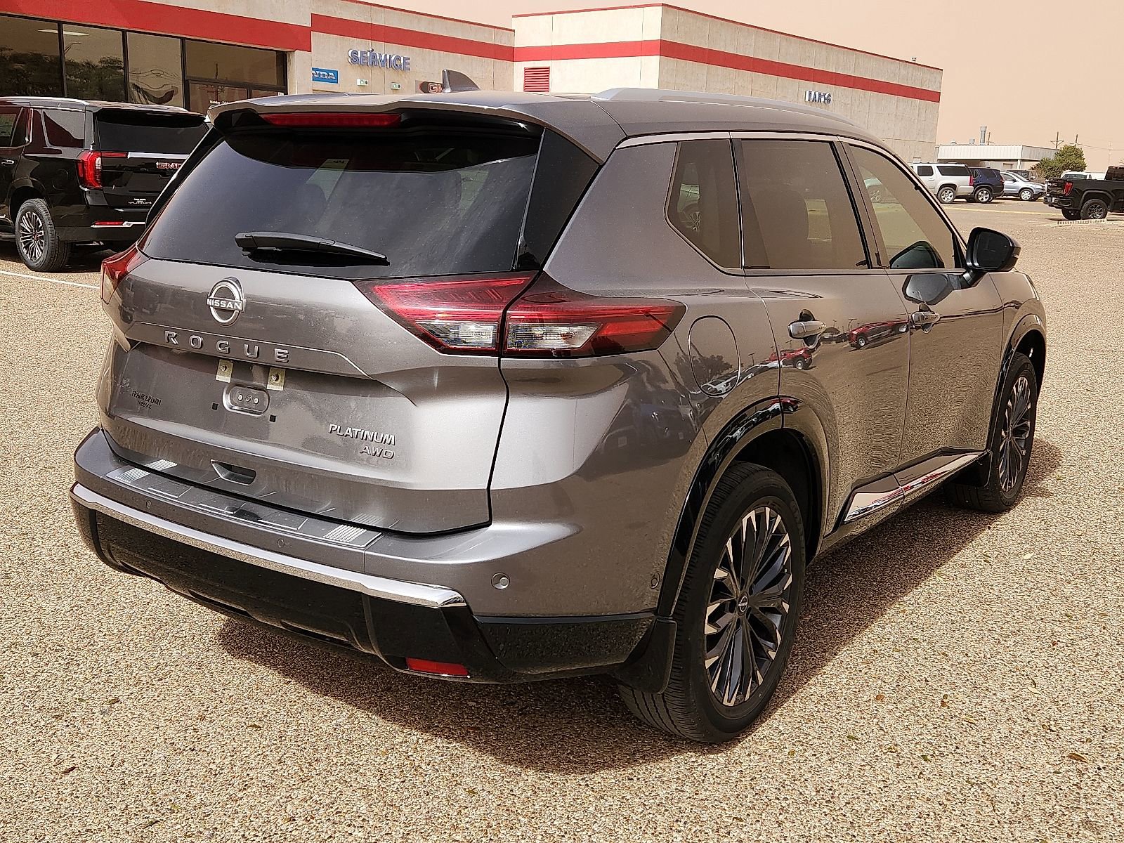 Used 2024 Nissan Rogue Platinum image 4