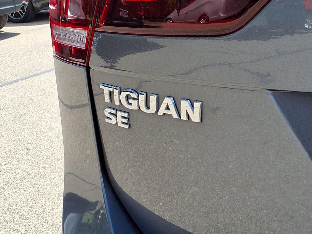 Used 2021 Volkswagen Tiguan SE R-Line AWD/4WD image 10