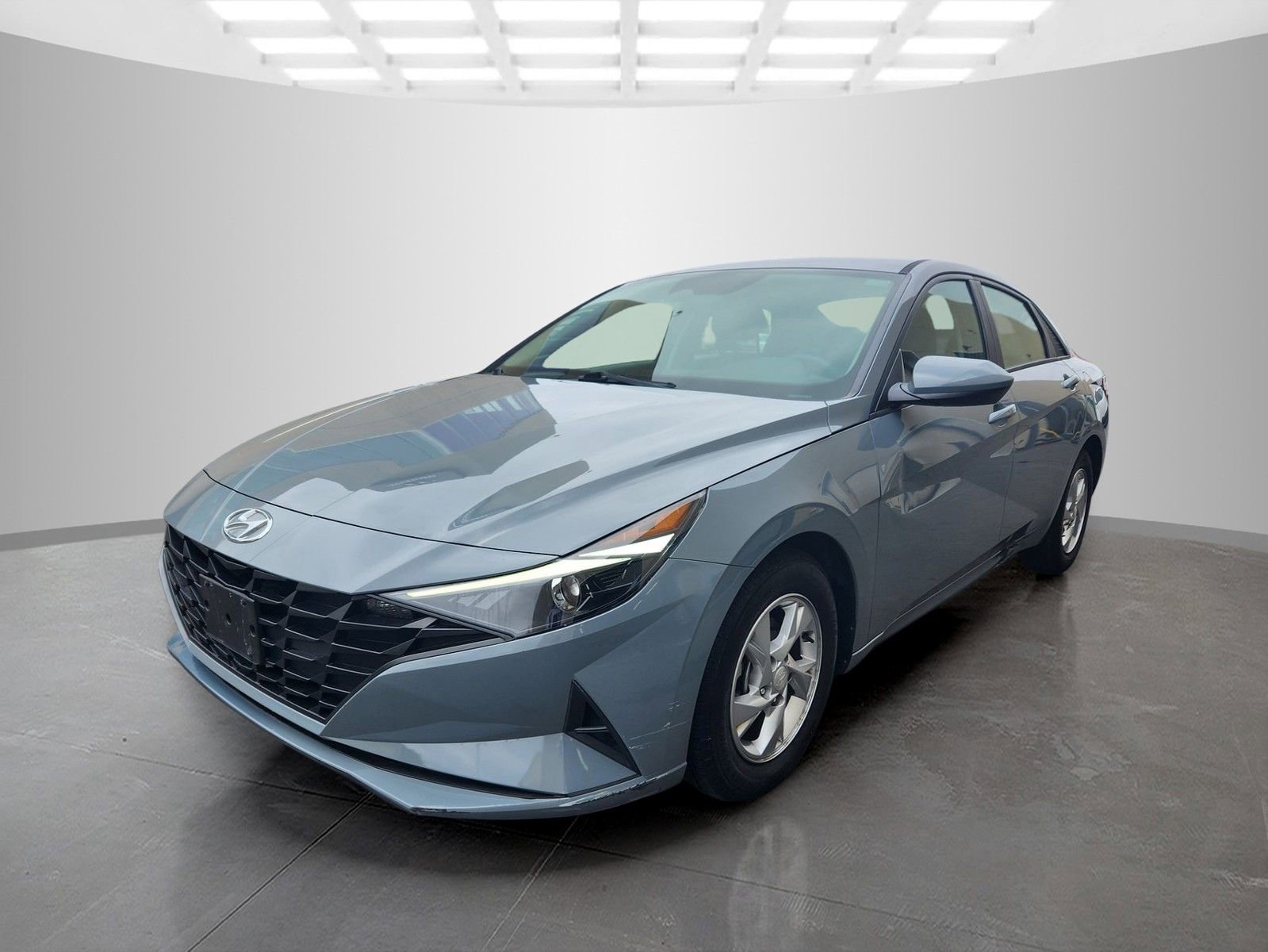 Used 2021 Hyundai Elantra SE FWD image 3