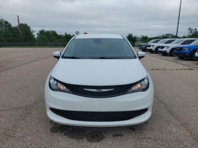 Used 2023 Chrysler Voyager LX FWD image 20