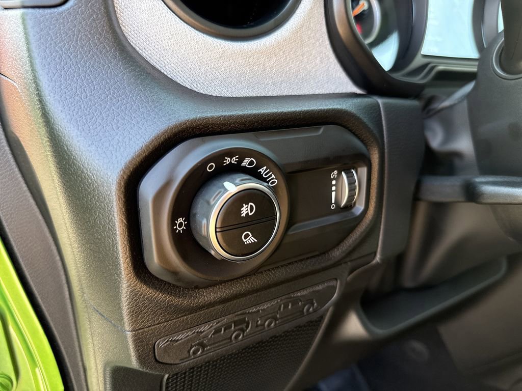 New 2025 Jeep Gladiator Sport image 28