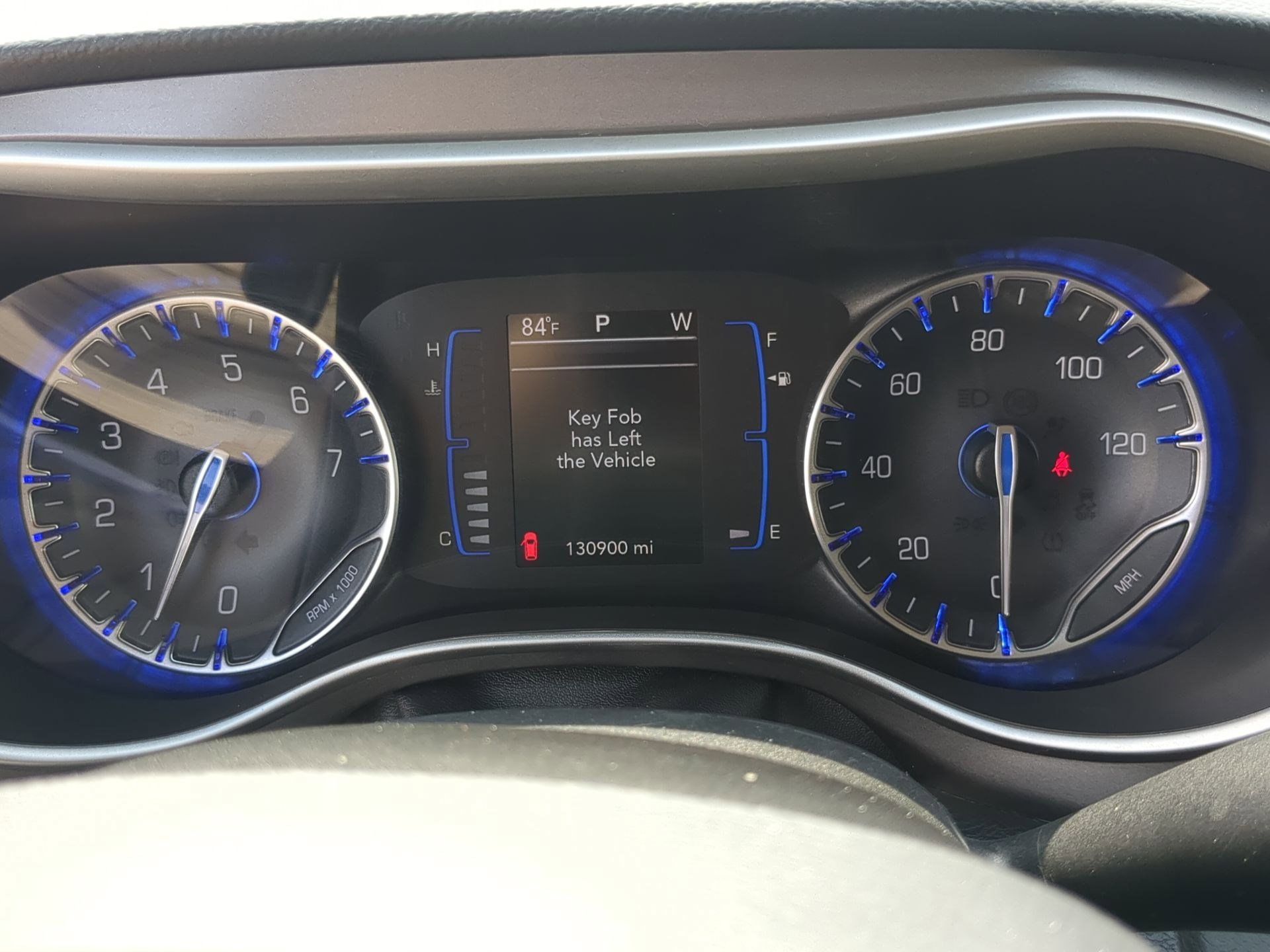 Used 2020 Chrysler Pacifica Touring w/ Tire & Wheel Group FWD image 14