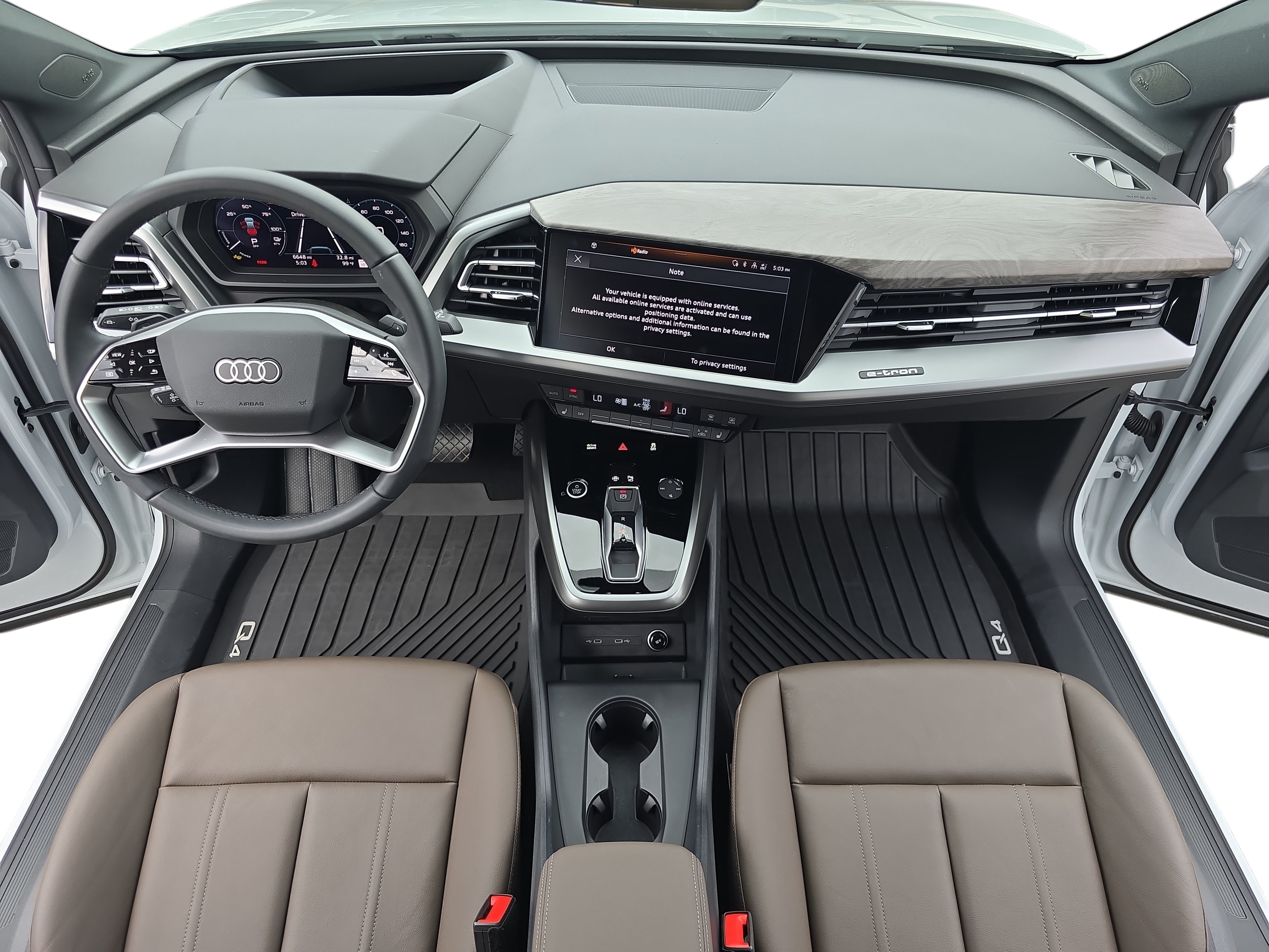 Used 2025 Audi Q4 e-tron Prestige AWD/4WD image 9