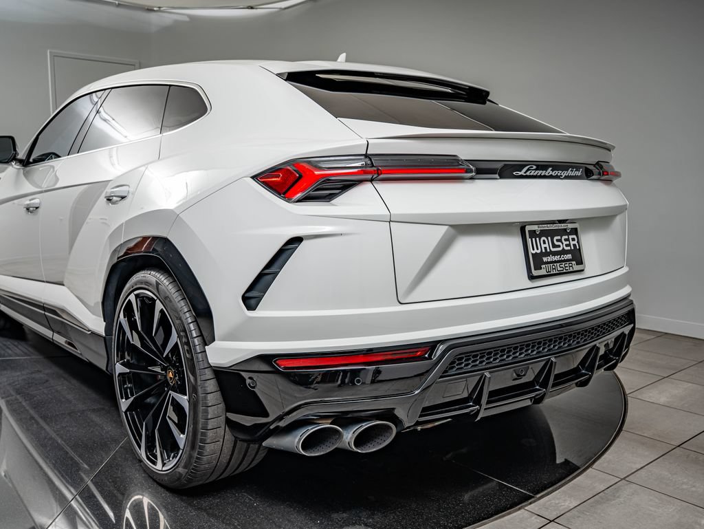 Used 2022 Lamborghini Urus AWD/4WD image 24