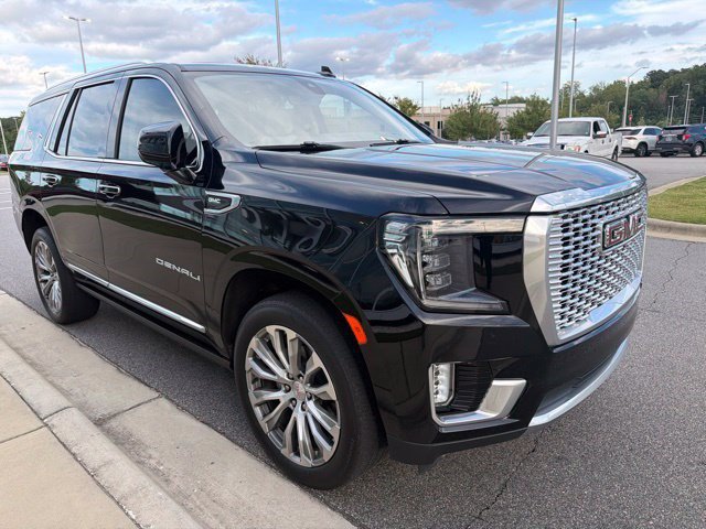Used 2021 GMC Yukon Denali w/ Denali Premium Package AWD/4WD image 7