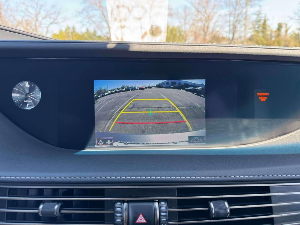 Used 2018 Lexus LS 500h AWD image 31