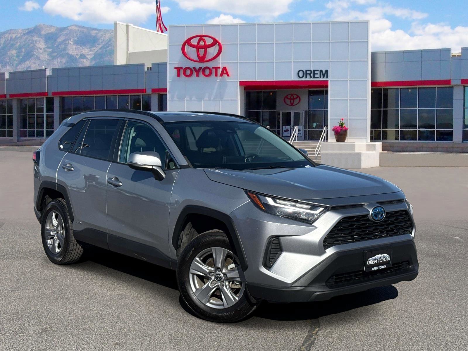 Used 2022 Toyota RAV4 XLE w/ Convenience Package AWD/4WD image 1