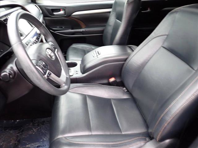 Used 2016 Toyota Highlander XLE image 13