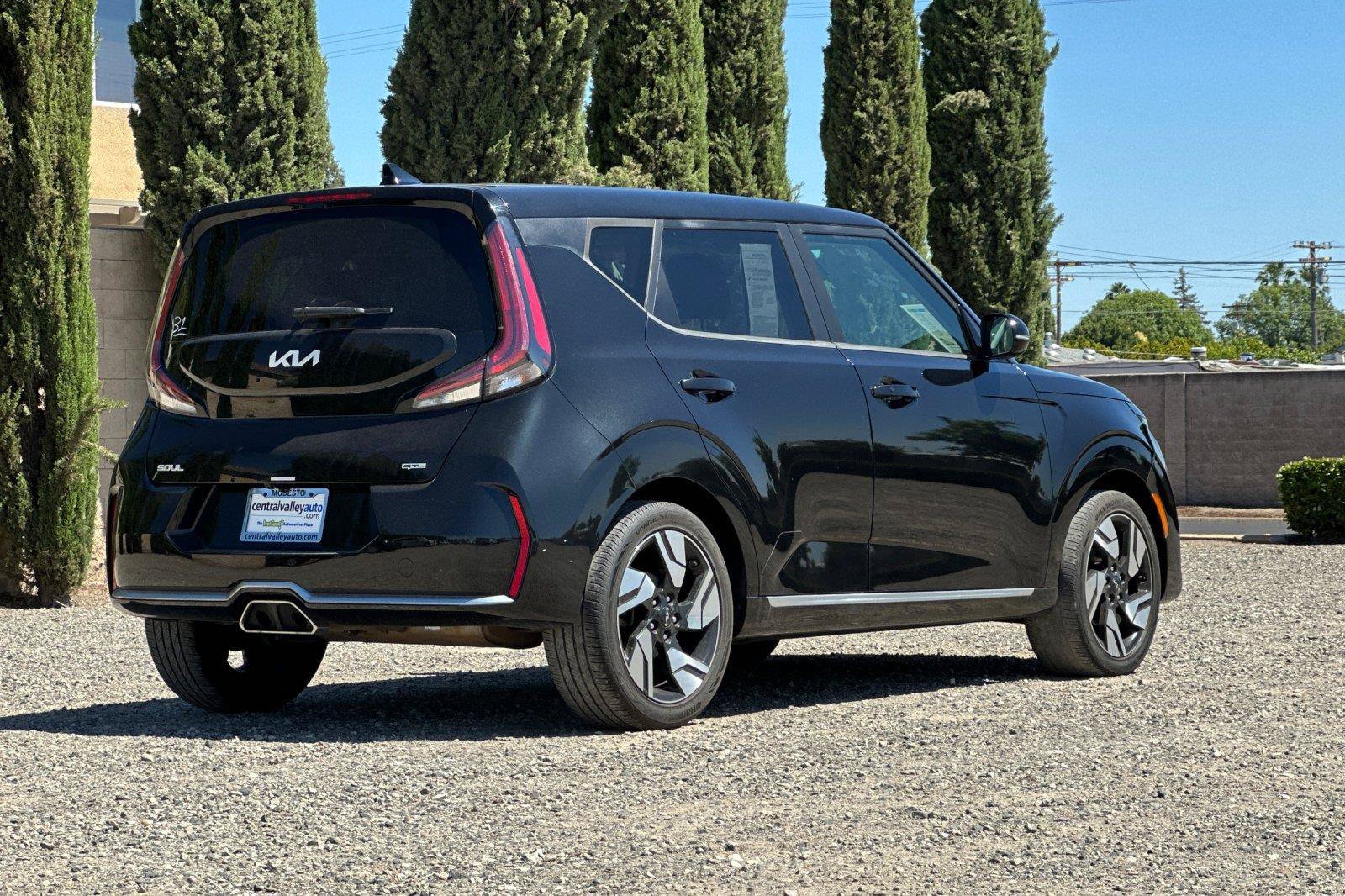 Used 2023 Kia Soul GT-Line FWD image 4