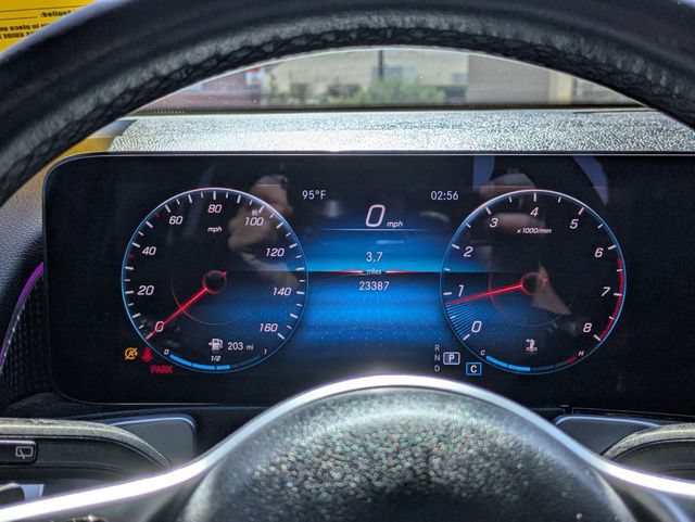 Used 2022 Mercedes-Benz GLB 250 4MATIC image 3