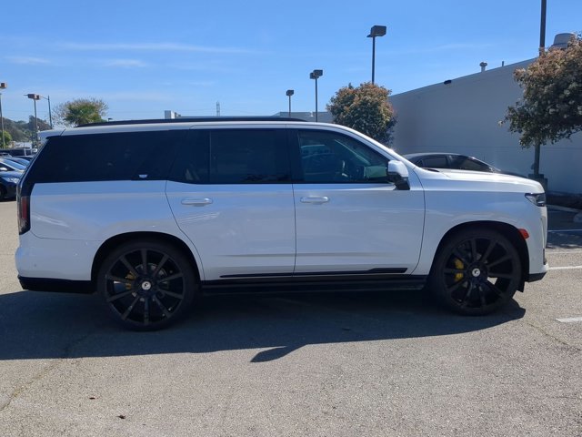 Used 2021 Cadillac Escalade Sport Platinum w/ LPO, ONYX Package image 4