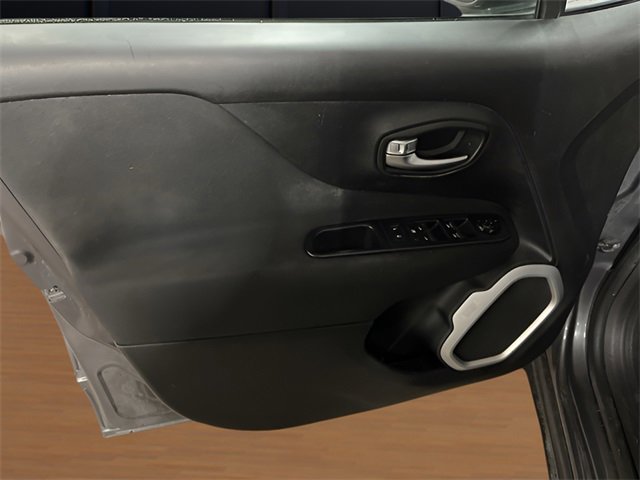 Used 2022 Jeep Renegade Latitude image 12