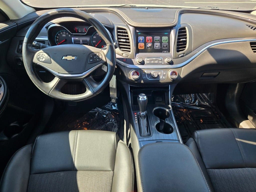 Used 2017 Chevrolet Impala LT w/ Convenience Package FWD image 17