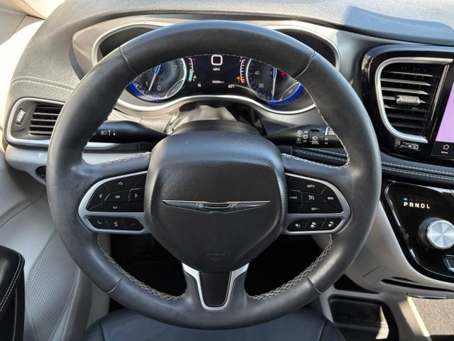Used 2022 Chrysler Pacifica Touring-L FWD image 24