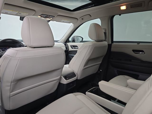 Used 2023 Nissan Pathfinder SL w/ SL Premium Package image 38